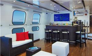 Natural Paradise Luxury Yacht