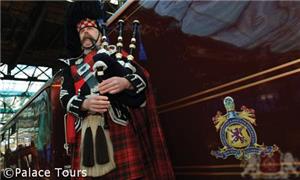 Piper on the platform